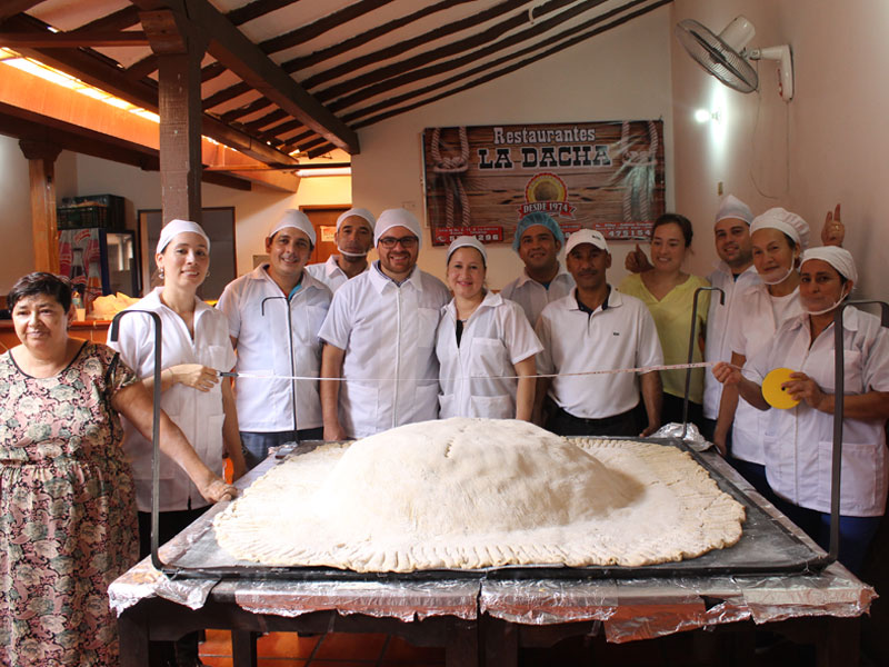 Récord guinness del pastel de garbanzo - Hablemos